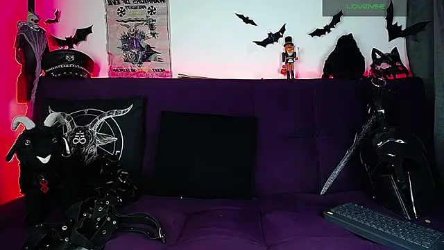 Snapshot of blckwolf_6 chatting on November 7, 2025, 9:37 pm blckwolf 6 online show from November 7, 2025, 9:37 pm