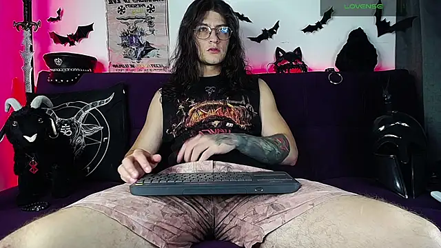 Snapshot of blckwolf_6 chatting on November 24, 2025, 6:18 pm blckwolf 6 online show from November 24, 2025, 6:18 pm