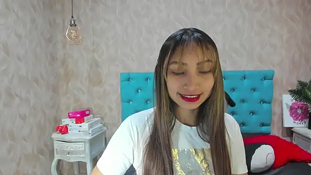 Snapshot of MadelineDoll chatting on November 9, 2025, 1:53 pm MadelineDoll online show from November 9, 2025, 1:53 pm