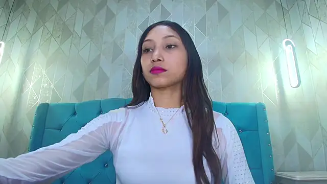 MadelineDoll online show from June 13, 2026, 2:37 pm