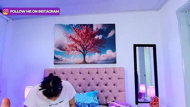 Emma monserrat online show from November 22, 2025, 8:35 am