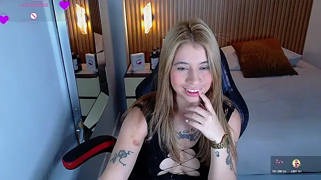 Snapshot of LUCYAMARS1 chatting on November 1, 2025, 12:51 pm LUCYAMARS1 online show from November 1, 2025, 12:51 pm