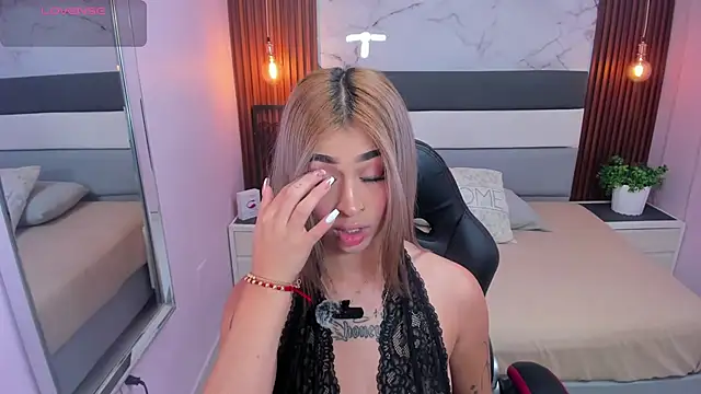 LUCYAMARS1 online show from March 17, 2026, 12:41 pm