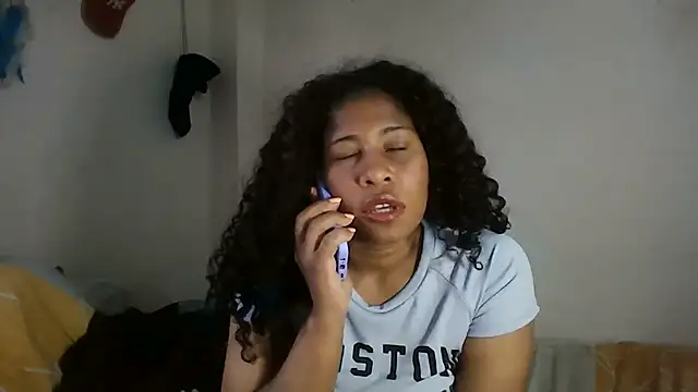 Snapshot of Ivon-09 chatting on December 10, 2024, 2:06 pm Ivon-09 online show from December 10, 2024, 2:06 pm