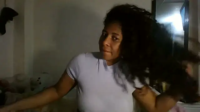 Snapshot of Ivon-09 chatting on December 21, 2024, 11:33 am Ivon-09 online show from December 21, 2024, 11:33 am