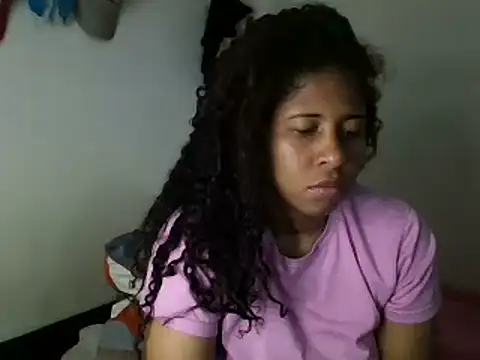 Snapshot of Ivon-09 chatting on February 7, 2025, 10:09 pm Ivon-09 online show from February 7, 2025, 10:09 pm