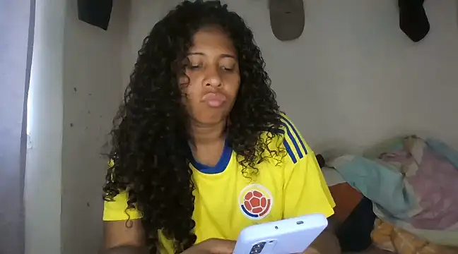 Snapshot of Ivon-09 chatting on February 21, 2025, 9:22 pm Ivon-09 online show from February 21, 2025, 9:22 pm