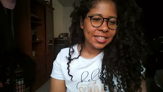 Snapshot of Ivon-09 chatting on September 14, 2025, 11:53 am Ivon-09 online show from September 14, 2025, 11:53 am