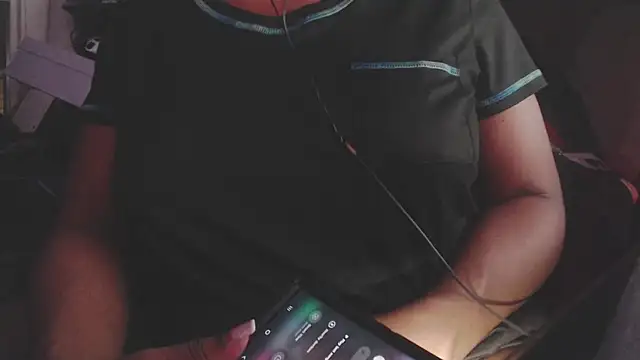 Snapshot of TheMoniqueMiles chatting on July 12, 2026, 10:06 am TheMoniqueMiles online show from July 12, 2026, 10:06 am