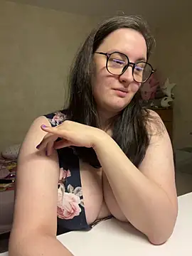 Snapshot of hungry1bunny chatting on December 6, 2024, 2:46 am hungry1bunny online show from December 6, 2024, 2:46 am