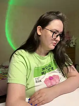 Snapshot of hungry1bunny chatting on February 14, 2025, 6:40 pm hungry1bunny online show from February 14, 2025, 6:40 pm