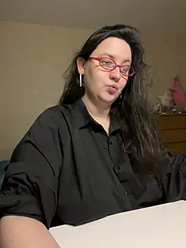 hungry1bunny online show from July 6, 2026, 4:31 pm