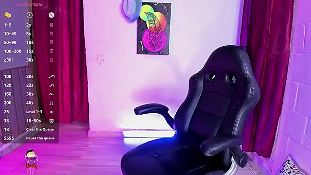 Snapshot of Sharon_hils chatting on February 6, 2025, 7:18 pm Sharon hils online show from February 6, 2025, 7:18 pm