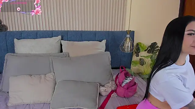 kathecute   online show from December 16, 2025, 1:32 am