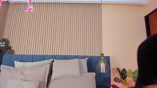 kathecute   online show from February 18, 2026, 1:45 am