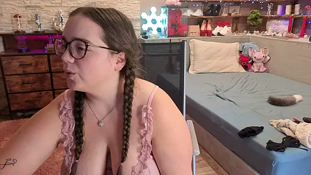 Snapshot of Kimberly-Caprice chatting on June 5, 2026, 8:09 am Kimberly-Caprice online show from June 5, 2026, 8:09 am
