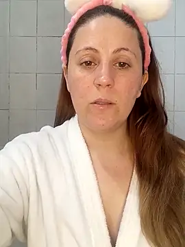 SofiEstevez online show from November 26, 2025, 11:44 am