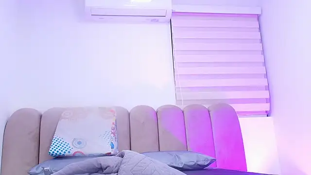 nicol f online show from February 10, 2026, 3:10 am