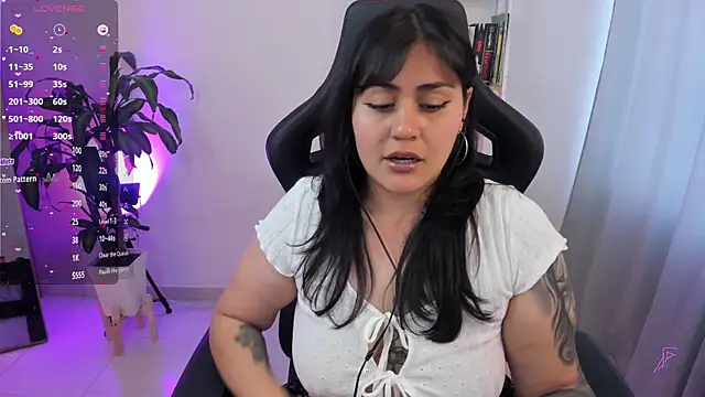 Snapshot of GretaX-X chatting on October 30, 2025, 9:26 pm GretaX-X online show from October 30, 2025, 9:26 pm