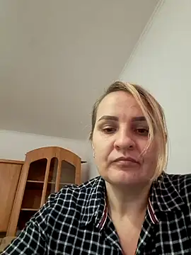 Snapshot of Malichkaanna30 chatting on February 7, 2025, 8:44 am Malichkaanna30 online show from February 7, 2025, 8:44 am