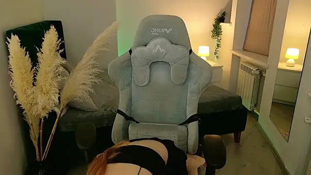 Snapshot of Love_Call chatting on September 28, 2025, 5:13 am Love Call online show from September 28, 2025, 5:13 am