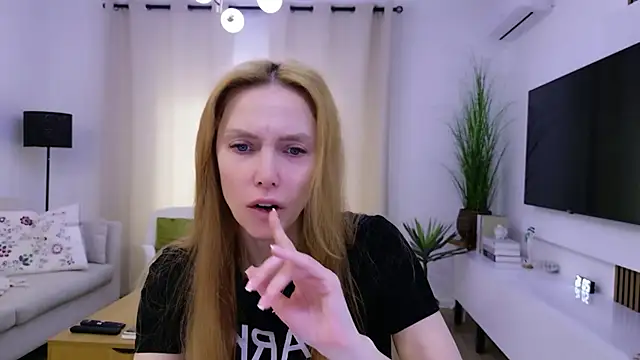 Snapshot of Love_Call chatting on June 12, 2026, 6:34 am Love Call online show from June 12, 2026, 6:34 am