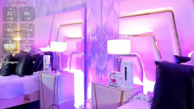 NaomyRivera online show from March 4, 2025, 6:39 pm