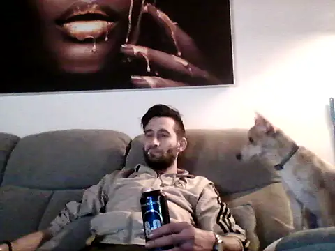 Bigkisslove online show from February 10, 2026, 12:37 am