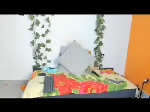 Snapshot of Cataleya19__ chatting on October 4, 2025, 10:35 am Cataleya19 online show from October 4, 2025, 10:35 am