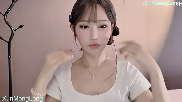 Snapshot of -XunMengLong- chatting on April 12, 2026, 6:13 pm -XunMengLong- online show from April 12, 2026, 6:13 pm