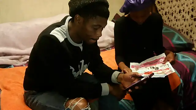 Snapshot of RGTM75 chatting on December 14, 2025, 7:29 pm RGTM75 online show from December 14, 2025, 7:29 pm