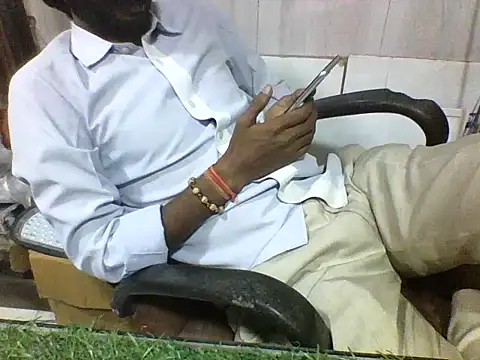 Snapshot of Desi_GfBf chatting on November 6, 2025, 12:50 pm Desi GfBf online show from November 6, 2025, 12:50 pm
