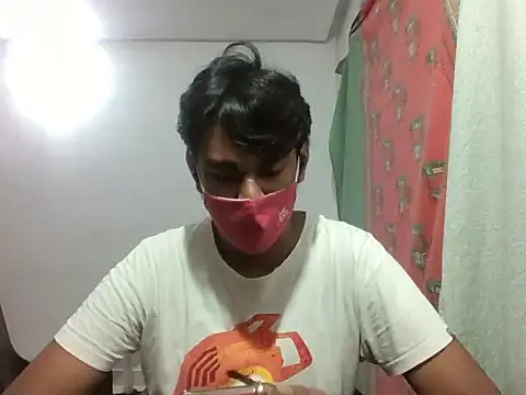 Snapshot of brownguy1234 chatting on January 21, 2025, 2:15 pm brownguy1234 online show from January 21, 2025, 2:15 pm