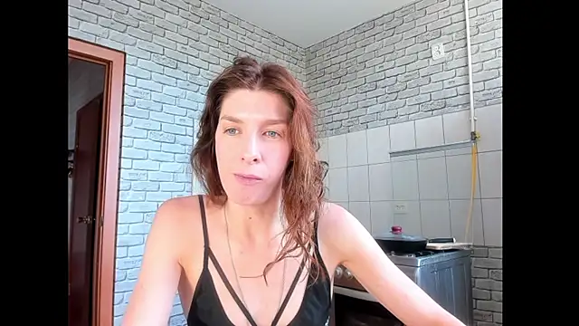 Snapshot of YourSuperModel chatting on May 27, 2026, 5:04 am YourSuperModel online show from May 27, 2026, 5:04 am
