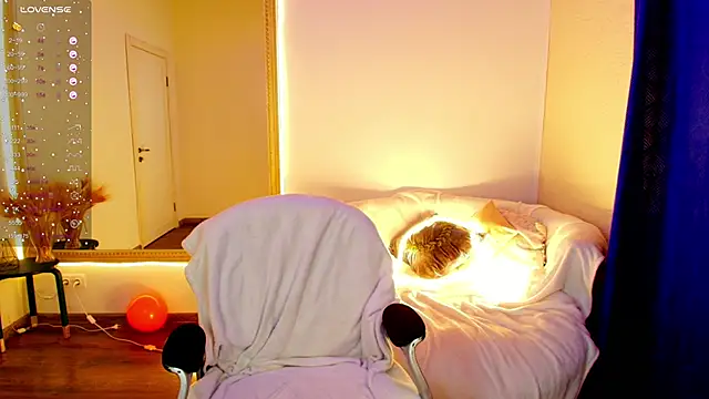 Snapshot of an6elica chatting on November 8, 2025, 2:45 am an6elica online show from November 8, 2025, 2:45 am