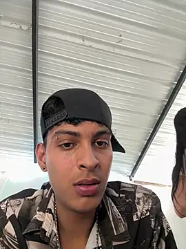 ValenSuarez25 online show from June 22, 2026, 7:11 pm