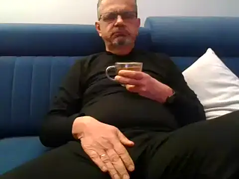 axecoman60 online show from February 17, 2025, 7:53 pm