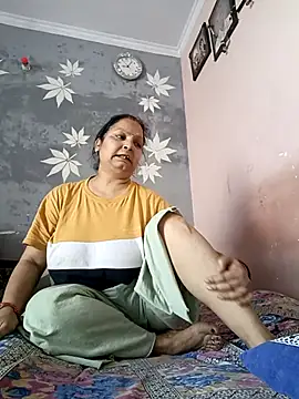 Kavya kapoor online show from March 12, 2025, 3:35 am