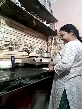 Kavya kapoor online show from March 8, 2026, 2:48 am