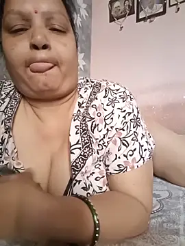 Snapshot of Kavya_kapoor chatting on June 14, 2026, 2:24 am Kavya kapoor online show from June 14, 2026, 2:24 am