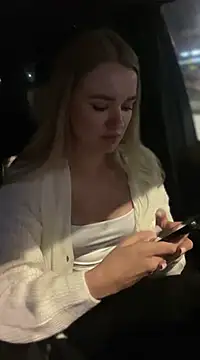 Snapshot of Devill_Angel_ chatting on December 4, 2024, 4:05 pm Devill Angel online show from December 4, 2024, 4:05 pm