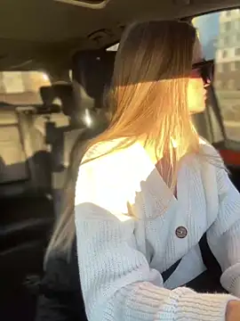 Snapshot of Devill_Angel_ chatting on December 13, 2024, 8:41 am Devill Angel online show from December 13, 2024, 8:41 am