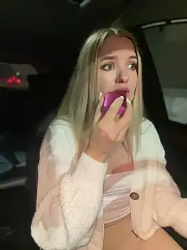 Snapshot of Devill_Angel_ chatting on December 17, 2024, 2:22 pm Devill Angel online show from December 17, 2024, 2:22 pm