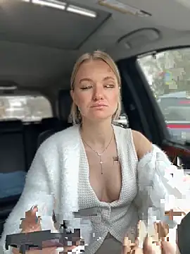 Snapshot of Devill_Angel_ chatting on September 19, 2025, 10:16 am Devill Angel online show from September 19, 2025, 10:16 am