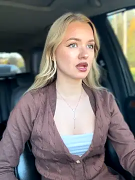 Snapshot of Devill_Angel_ chatting on October 17, 2025, 11:13 am Devill Angel online show from October 17, 2025, 11:13 am