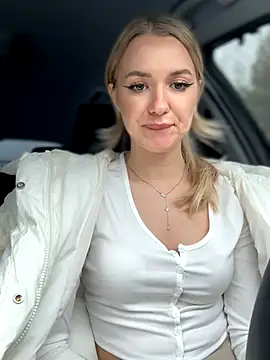 Snapshot of Devill_Angel_ chatting on November 17, 2025, 9:26 am Devill Angel online show from November 17, 2025, 9:26 am