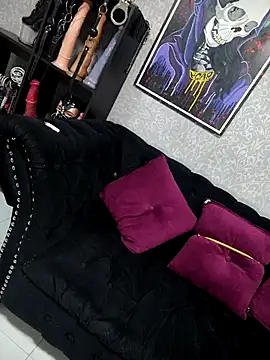 CamiilaMarti online show from May 23, 2026, 1:33 am