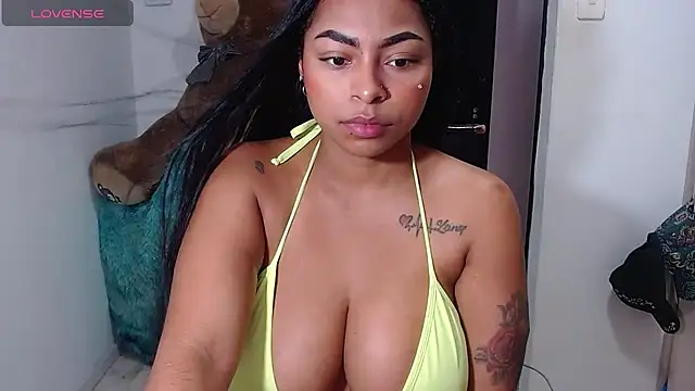 Snapshot of alanajonees22 chatting on February 6, 2025, 3:41 pm alanajonees22 online show from February 6, 2025, 3:41 pm