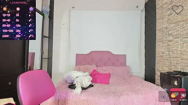 Snapshot of kitty_queen10 chatting on January 7, 2025, 2:42 am kitty queen10 online show from January 7, 2025, 2:42 am