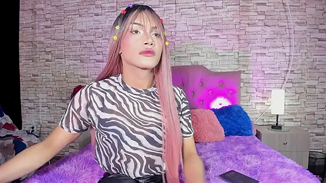 Snapshot of kitty_queen10 chatting on October 24, 2025, 3:03 am kitty queen10 online show from October 24, 2025, 3:03 am